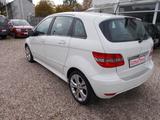 Mercedes-Benz B 180  autom.  Alu mit Allwetterreifen - Mercedes-Benz B 180 Gebrauchtwagen in Mönchengladbach
