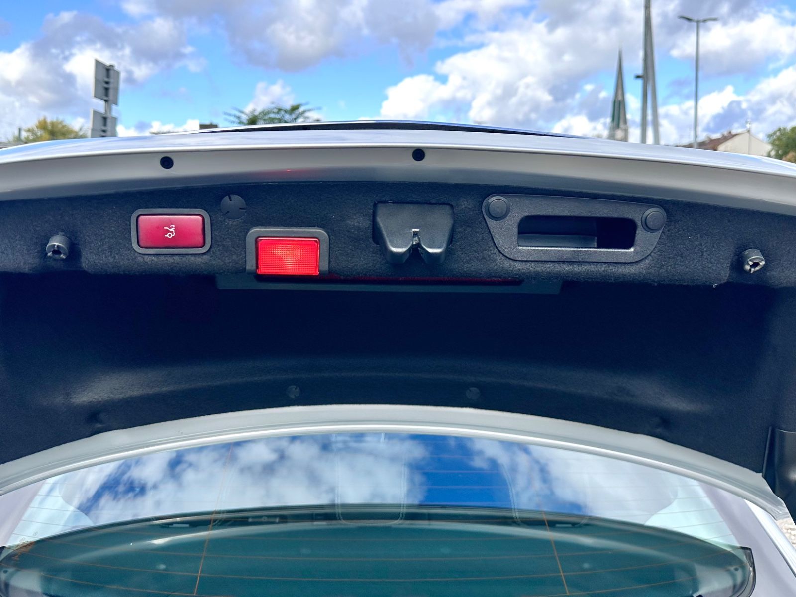 Fahrzeugabbildung Mercedes-Benz C 220 d AVANTGARDE BUSINESS*KAMERA+HEAD-UP*