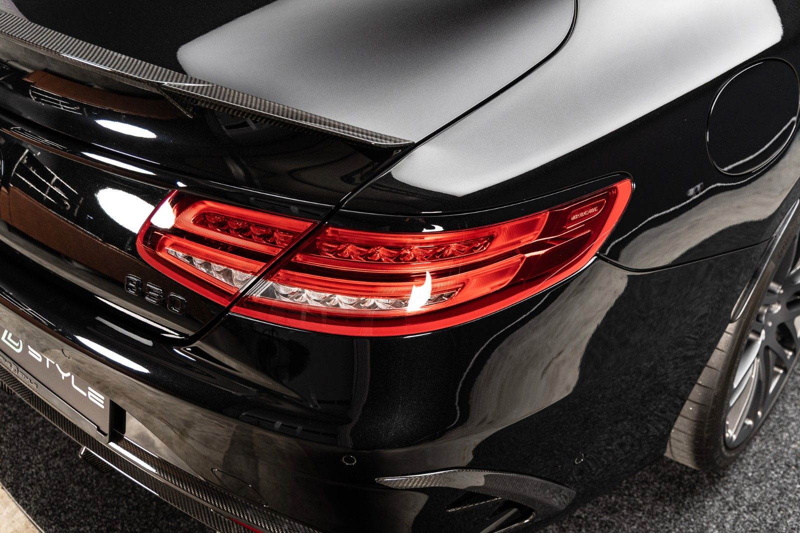 Fahrzeugabbildung Mercedes-Benz BRABUS 850 Coupé C217 + 850 PS + 15.255 km