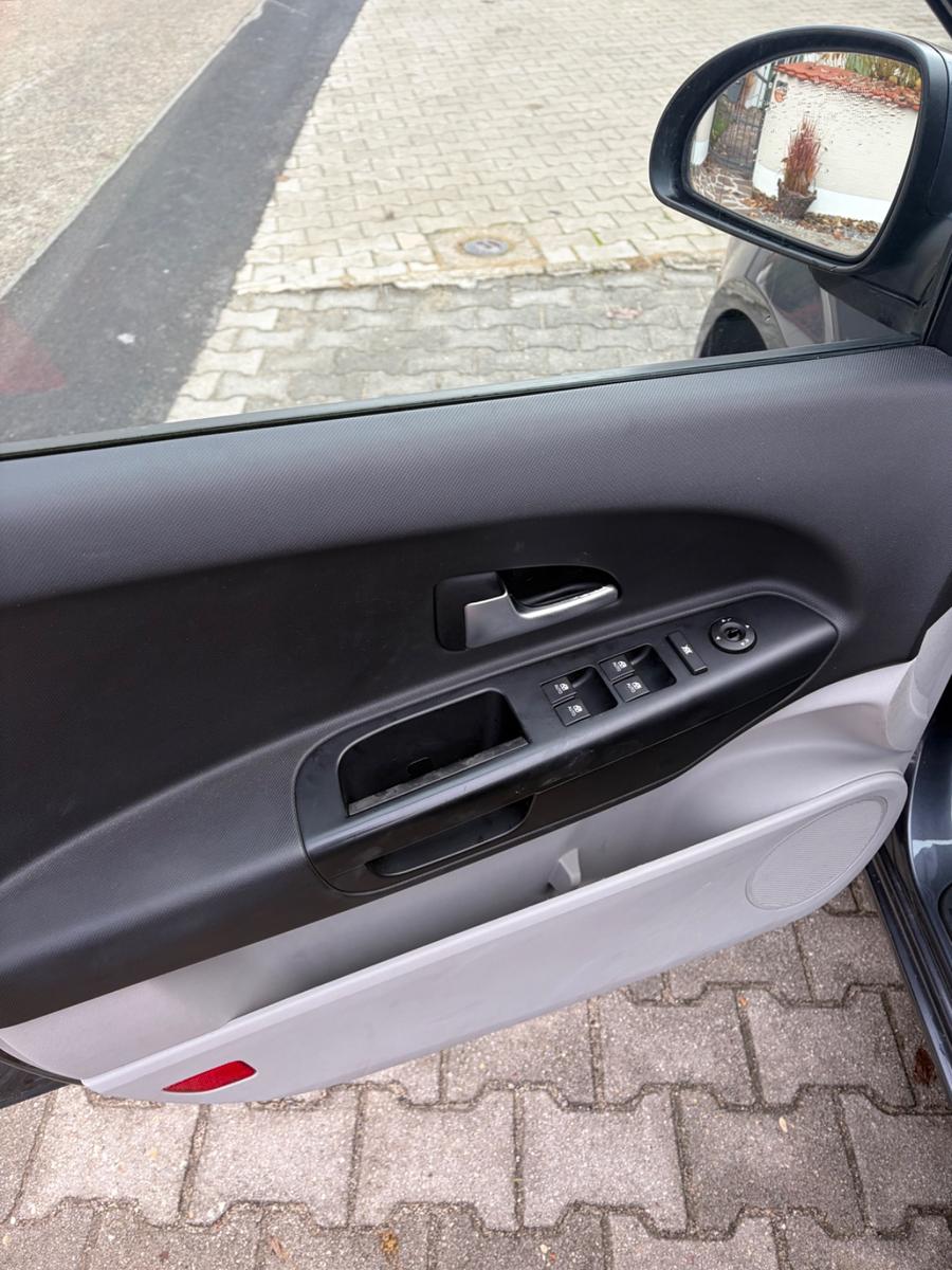 Kia cee'd 2010 — photo 13