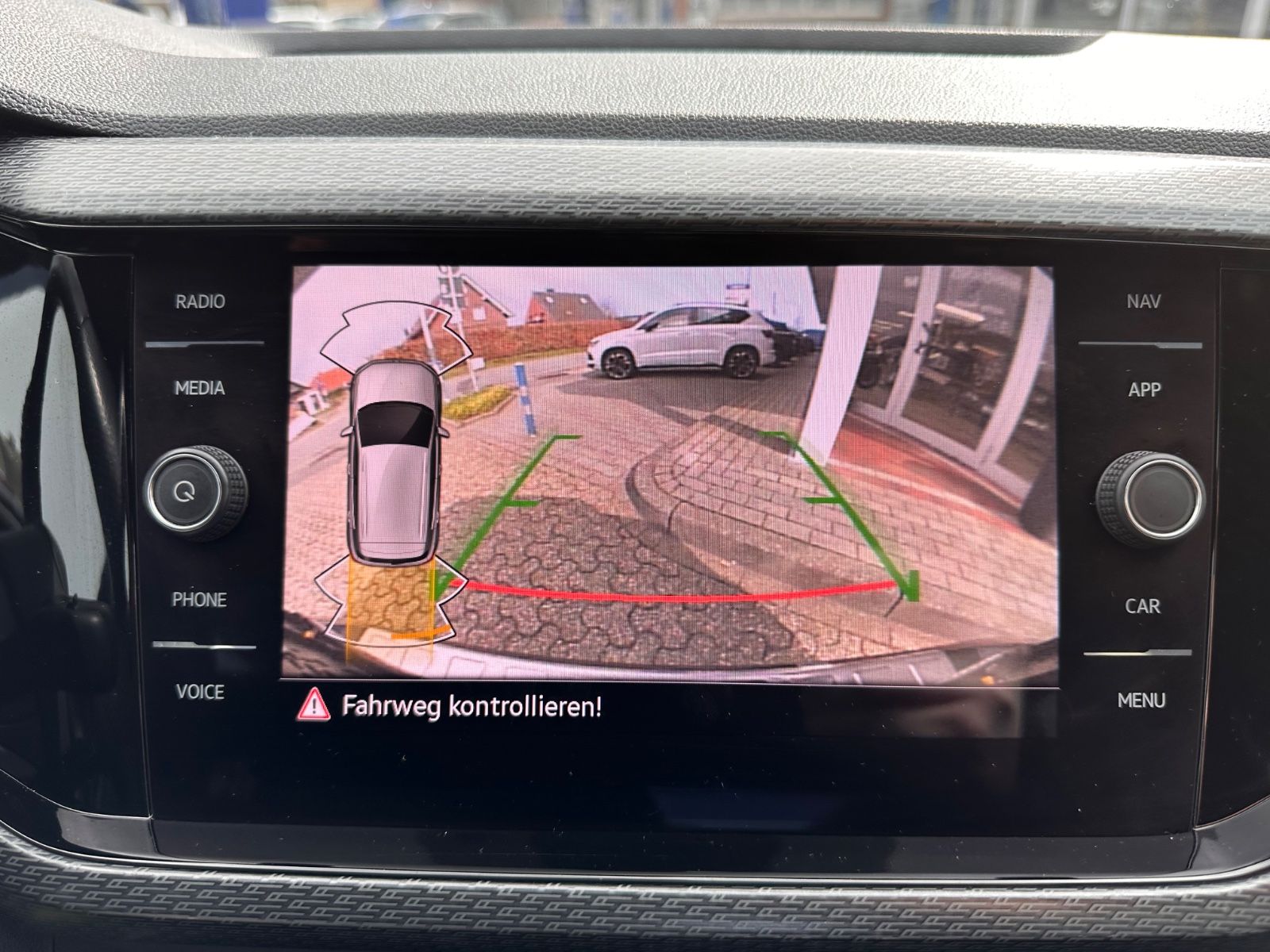 Fahrzeugabbildung Volkswagen T-Cross Style R Line 1.5 TSI DSG LED/Navi/ACC/AP