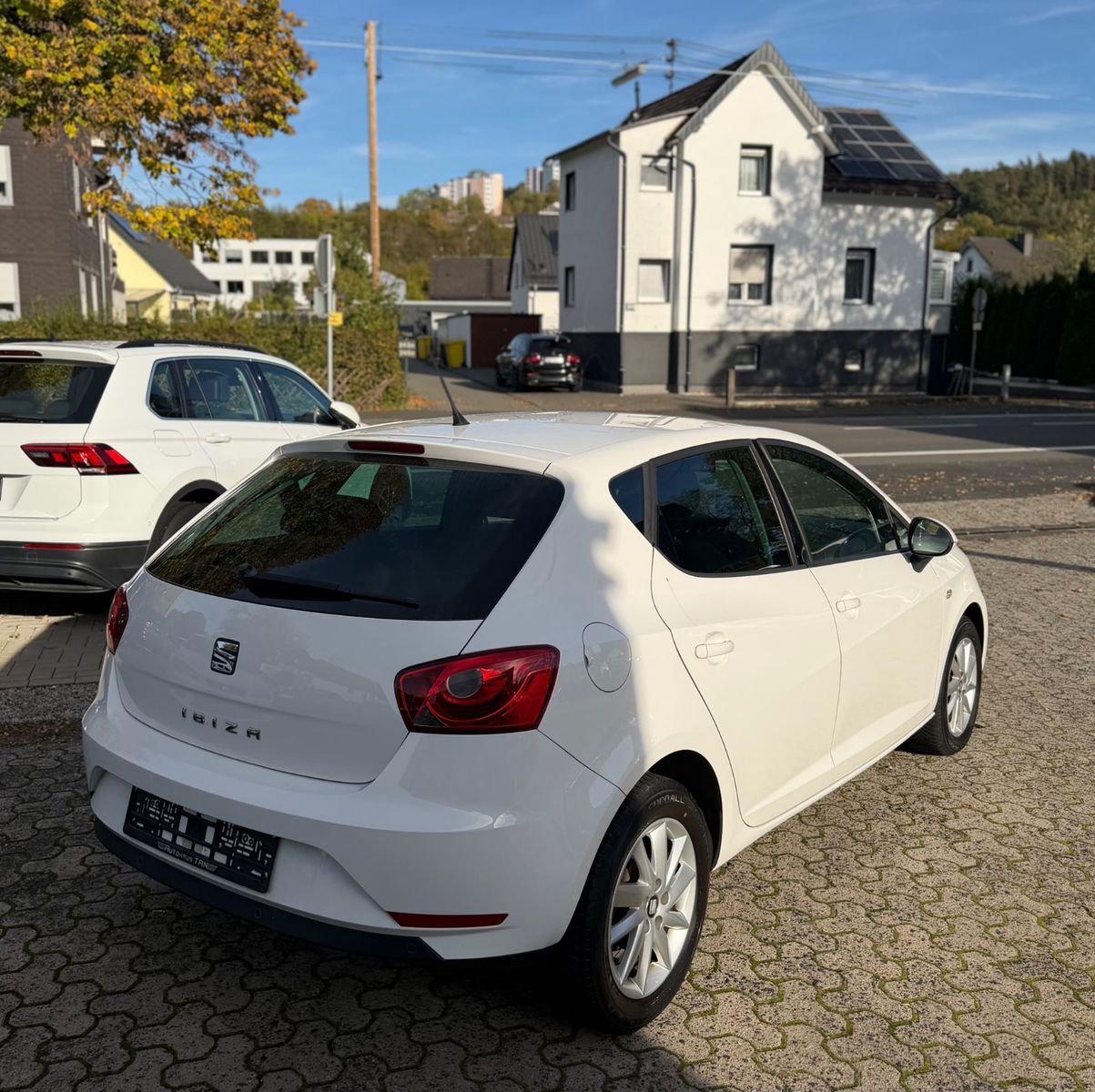 Fahrzeugabbildung SEAT Ibiza 1.4 Style *NAVI *PDC *TEMPOMAT
