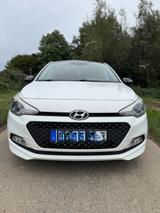 Hyundai i20 1.2 Trend blackline Panoramadach - Hyundai i20 Gebrauchtwagen