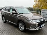 Mitsubishi Outlander PHEV Top 4WD 1 HAND AUTOMATIK 149 kW - Mitsubishi in Wuppertal