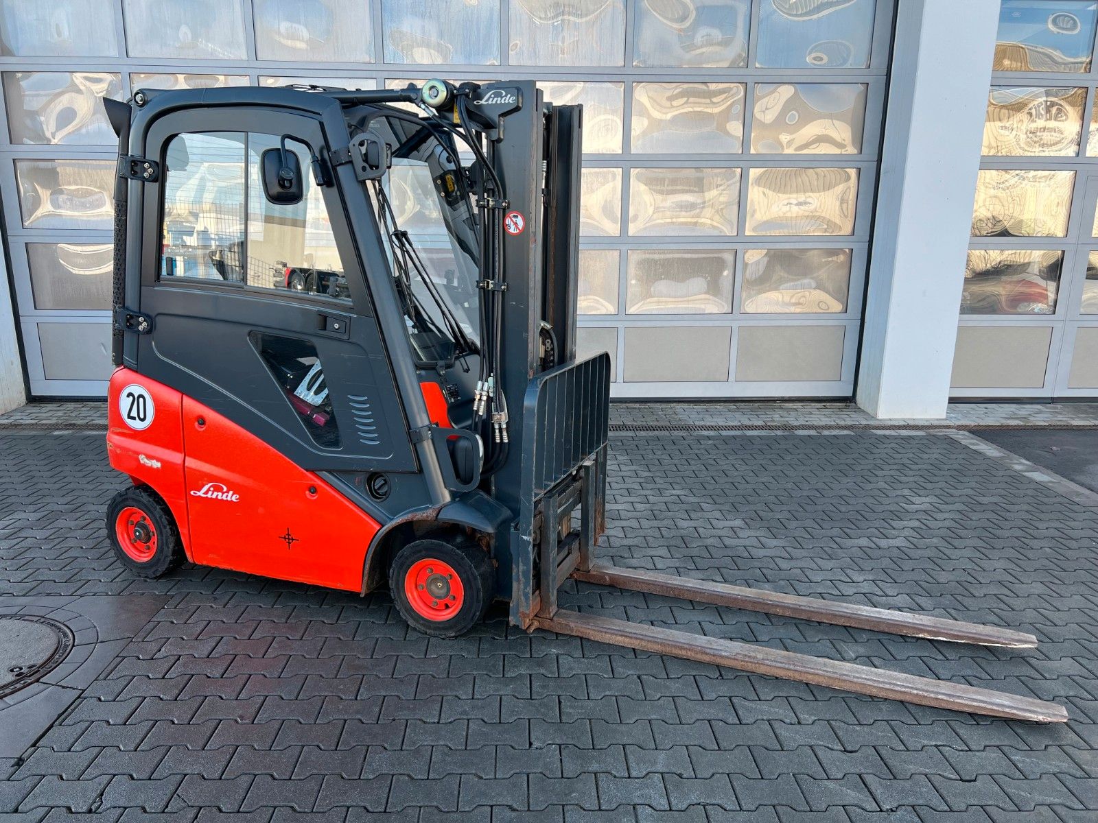 Fahrzeugabbildung Linde H14D-01 / Triplex: 4,6m / 2014 / 893h