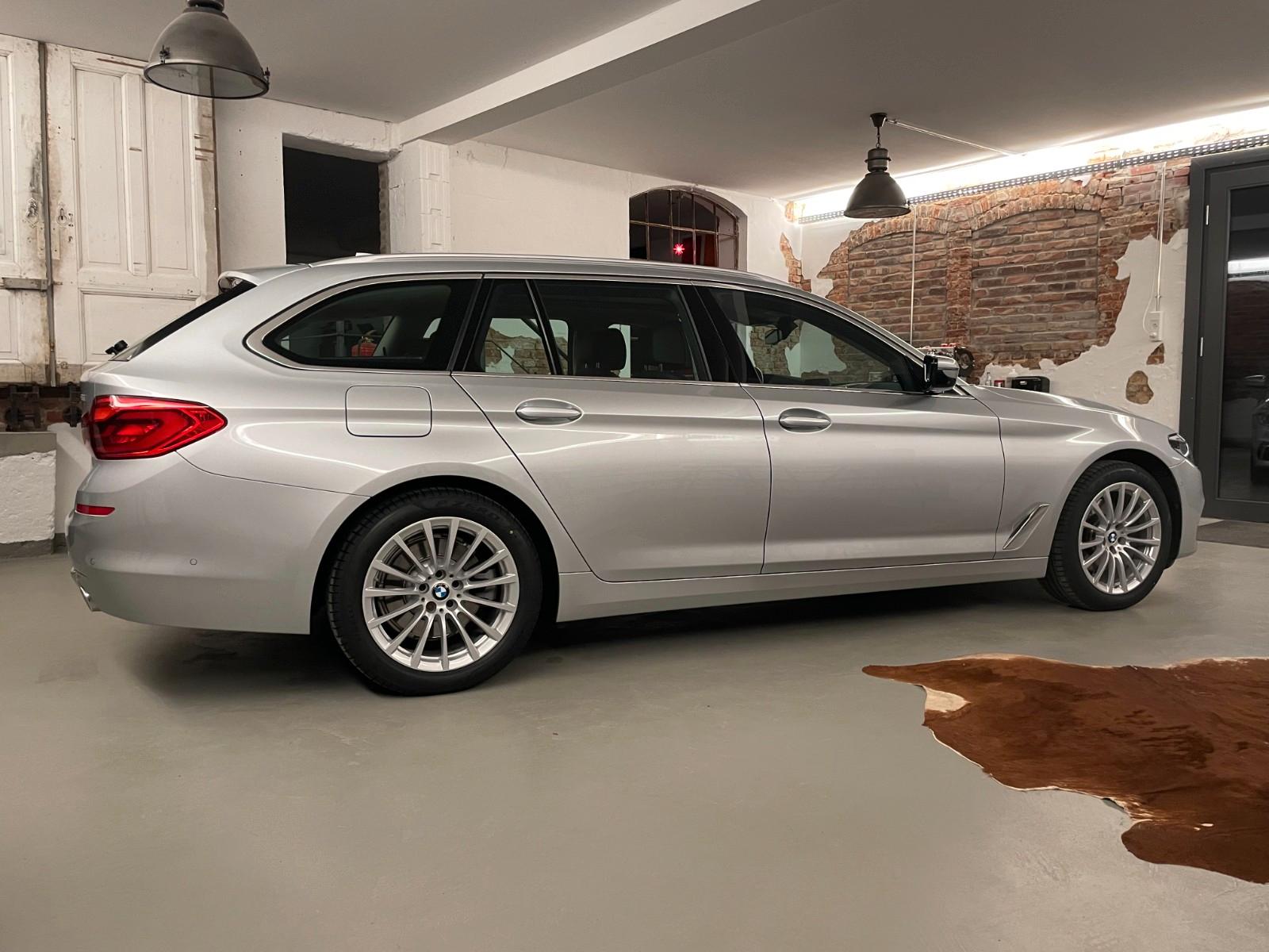 BMW 520 d xDrive Luxury Line *** Vollausstattung ***