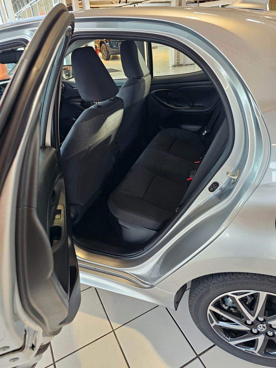 Fahrzeugabbildung Toyota Yaris Hybrid Team Deutschland / Comfort-Paket