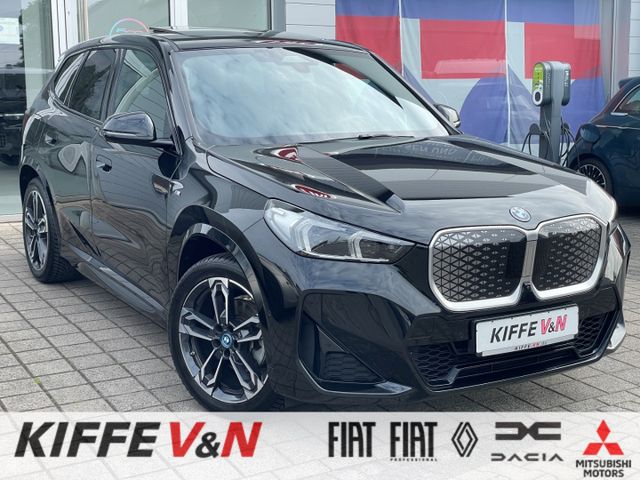 BMW iX1 20eDrive MSPORT HUD PANO 360°CAM AHK SHADOW