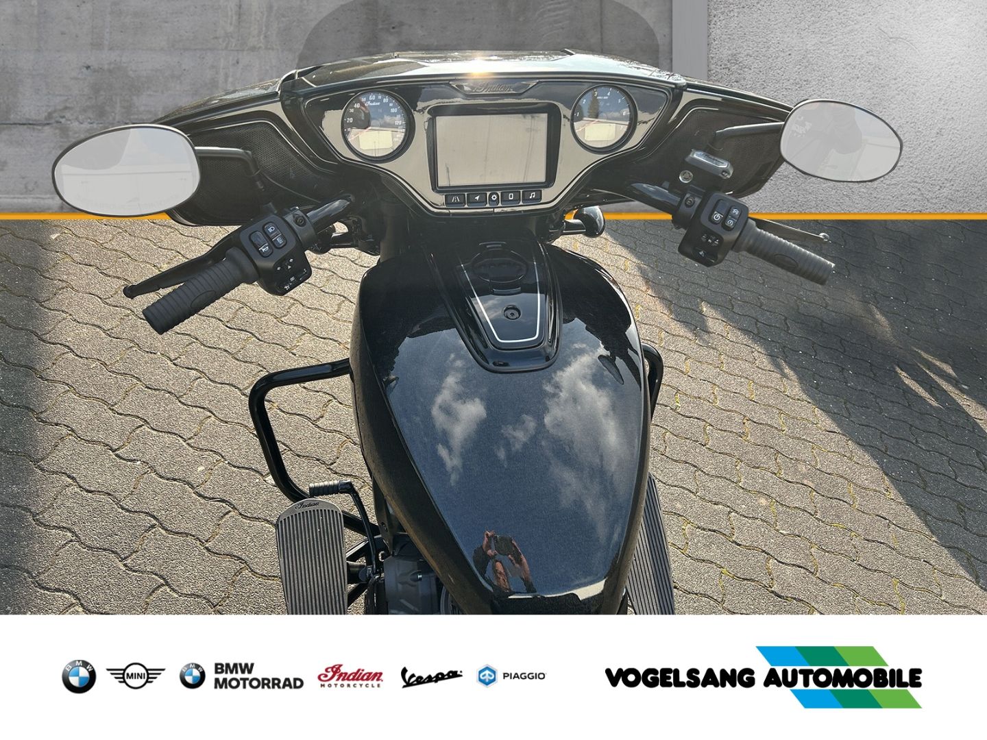 Fahrzeugabbildung Indian Chieftain Powerplus Dark Horse GPS-Navigation, L