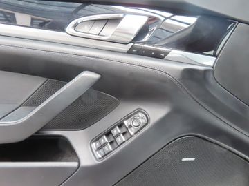 Porsche Panamera - 8