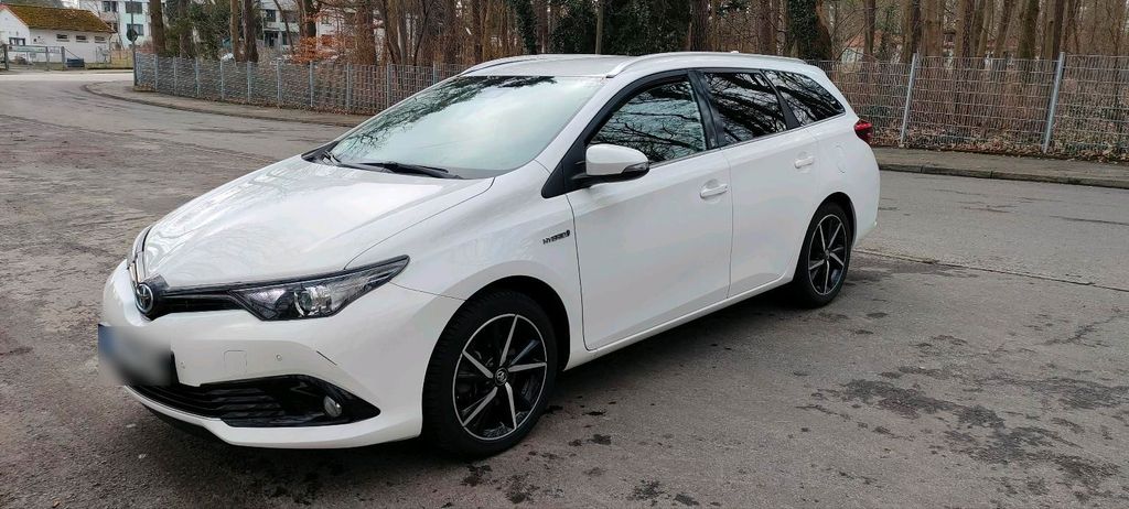 Image of Toyota Auris Touring Sports