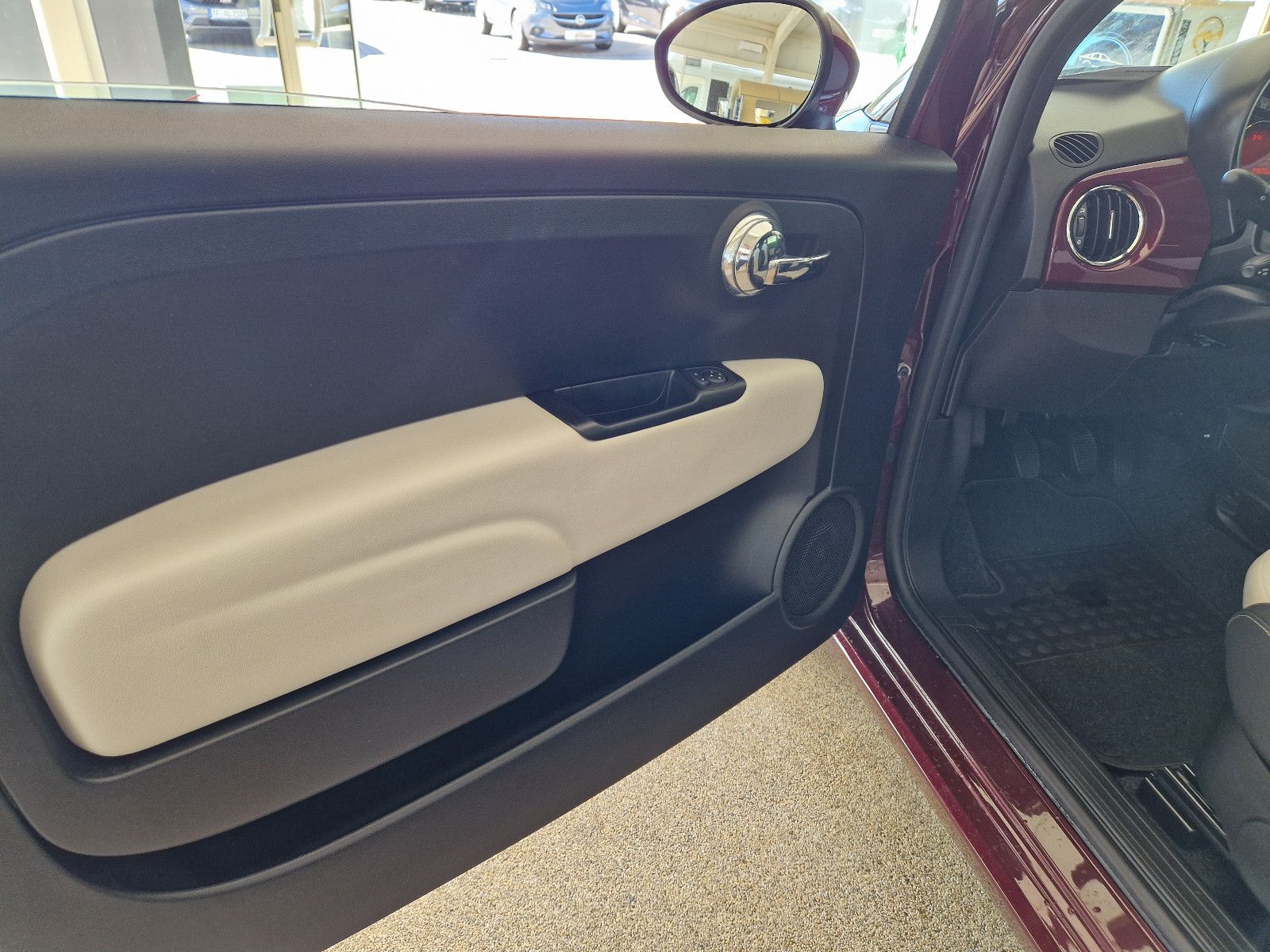 Fahrzeugabbildung Fiat 500 1.0 GSE Hybrid DOLCEVITA Pano, PDC, 16" Alu