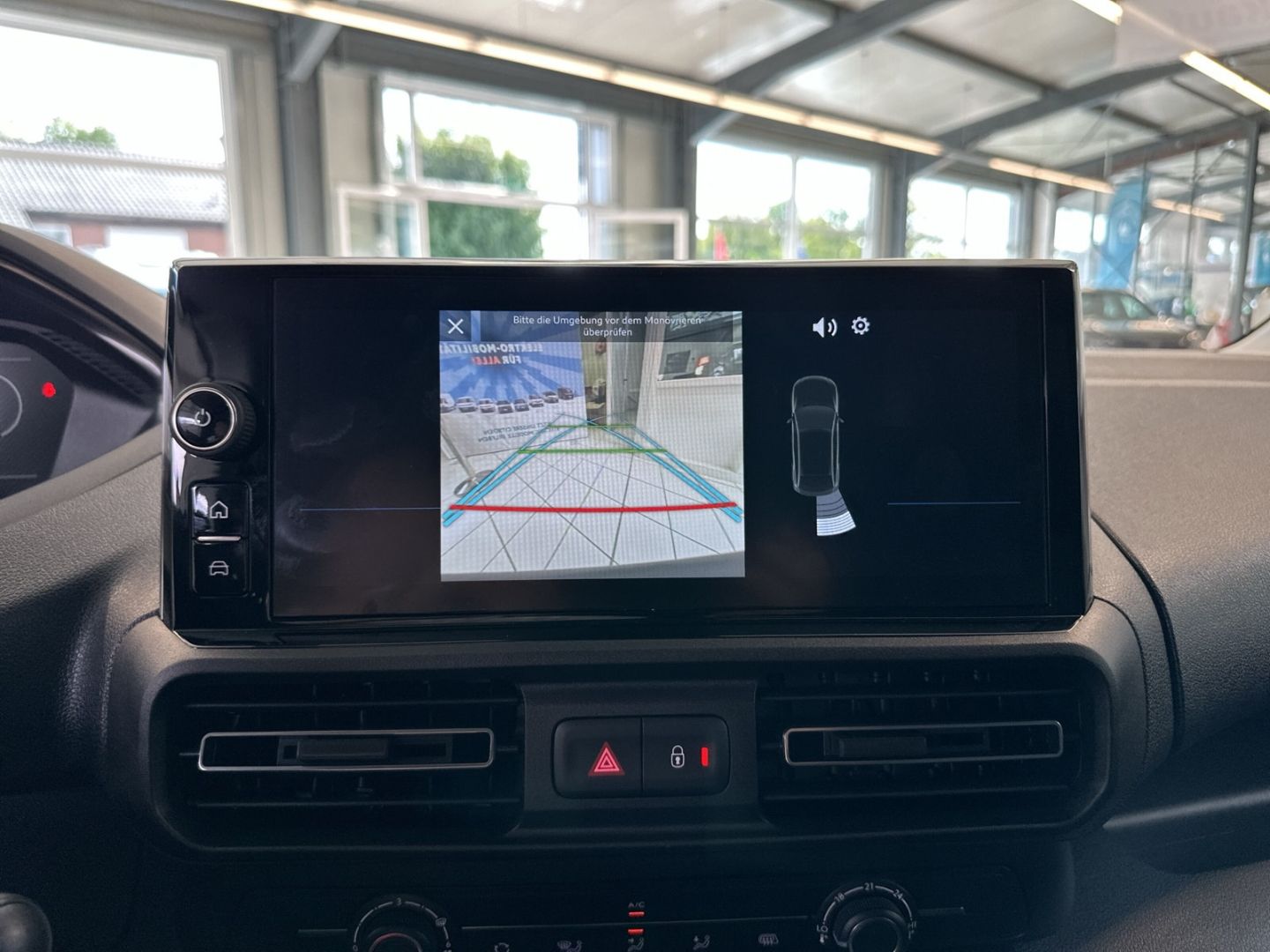 Fahrzeugabbildung Peugeot Partner L1 PureTech 110 LED DAB Rückfahrkam.