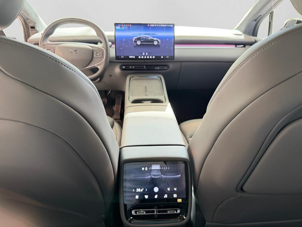 XPENG P7