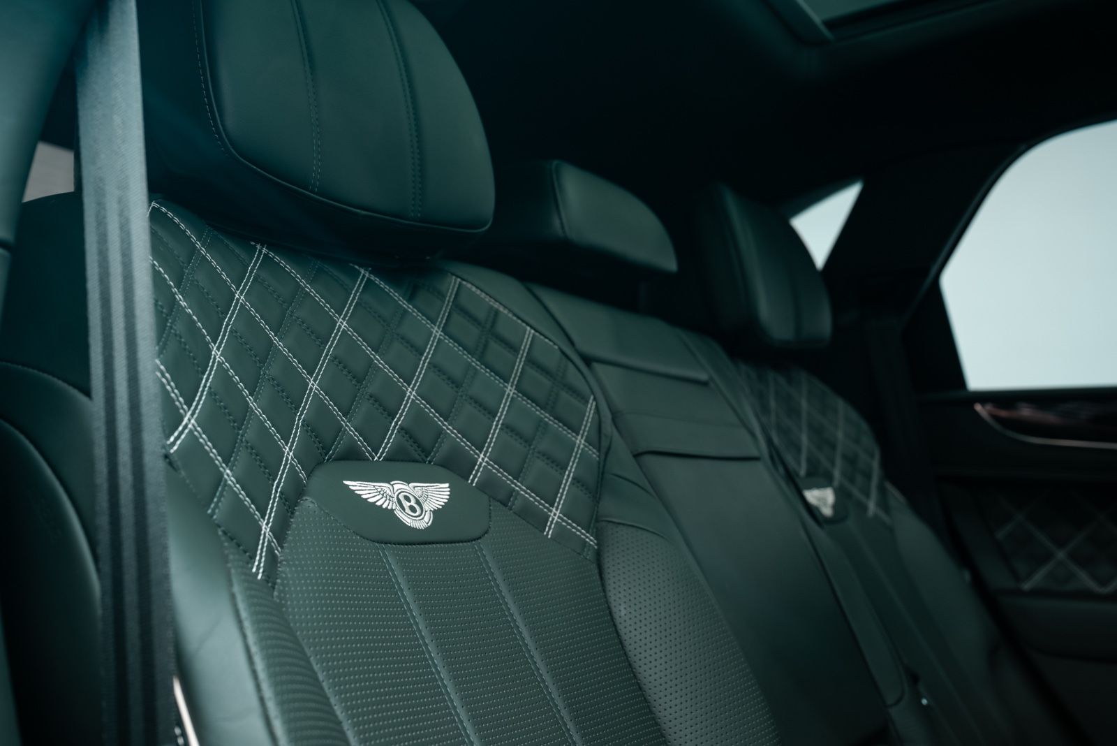 Fahrzeugabbildung Bentley Bentayga V8 FIRST EDITION/NAIM/TOURING SPEC