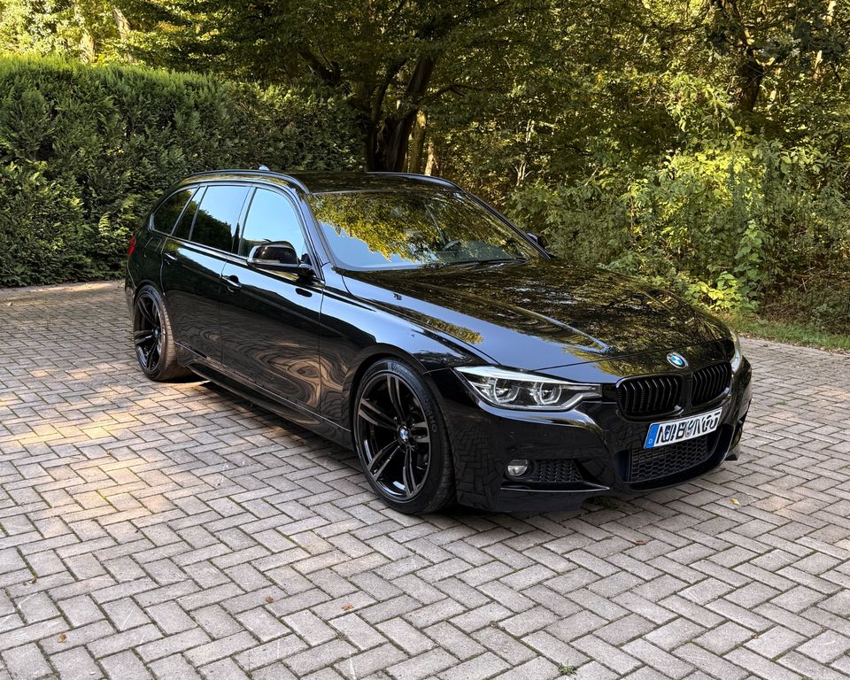 Image of BMW 330