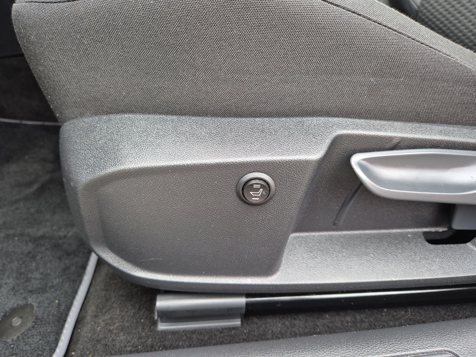 Fahrzeugabbildung Volkswagen Polo TSI DSG LED Klima AID DAB PDC SH