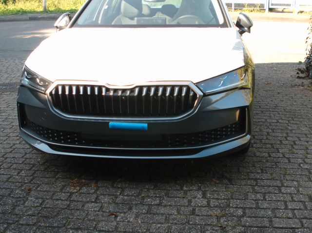 Skoda Superb 2,0 TDI 142 kW 7-Gang-DSG 4x4 L&K  Voll