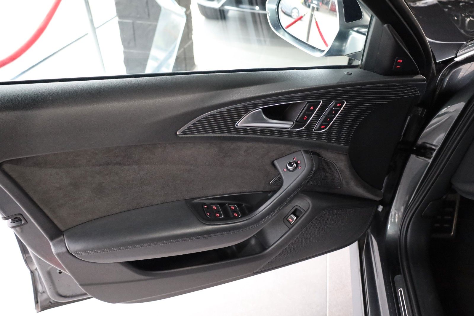 Fahrzeugabbildung Audi S6 Avant 4.0 TFSI *Panorama*Memory*K-Entry