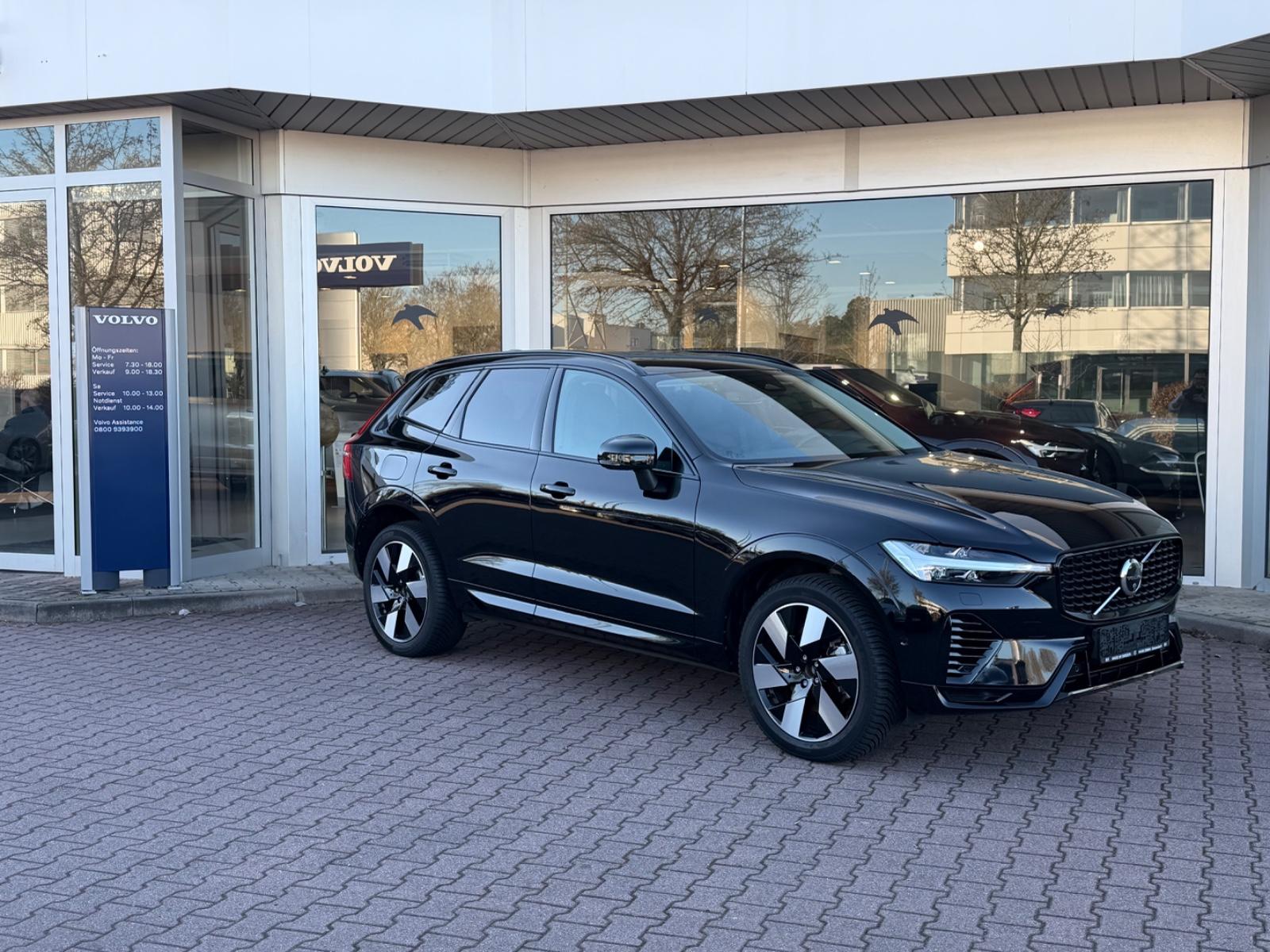 Volvo XC60 T8 Plug-in Hybrid AWD Ultra Dark Auto