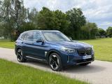 BMW iX3 IMPRESSIVE ACC Pano H&K 360 LED - blaue BMW iX3