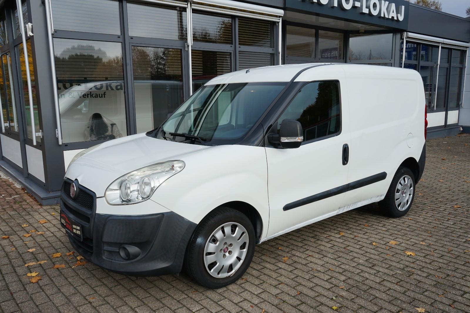 Fiat Doblo 2011 — салон