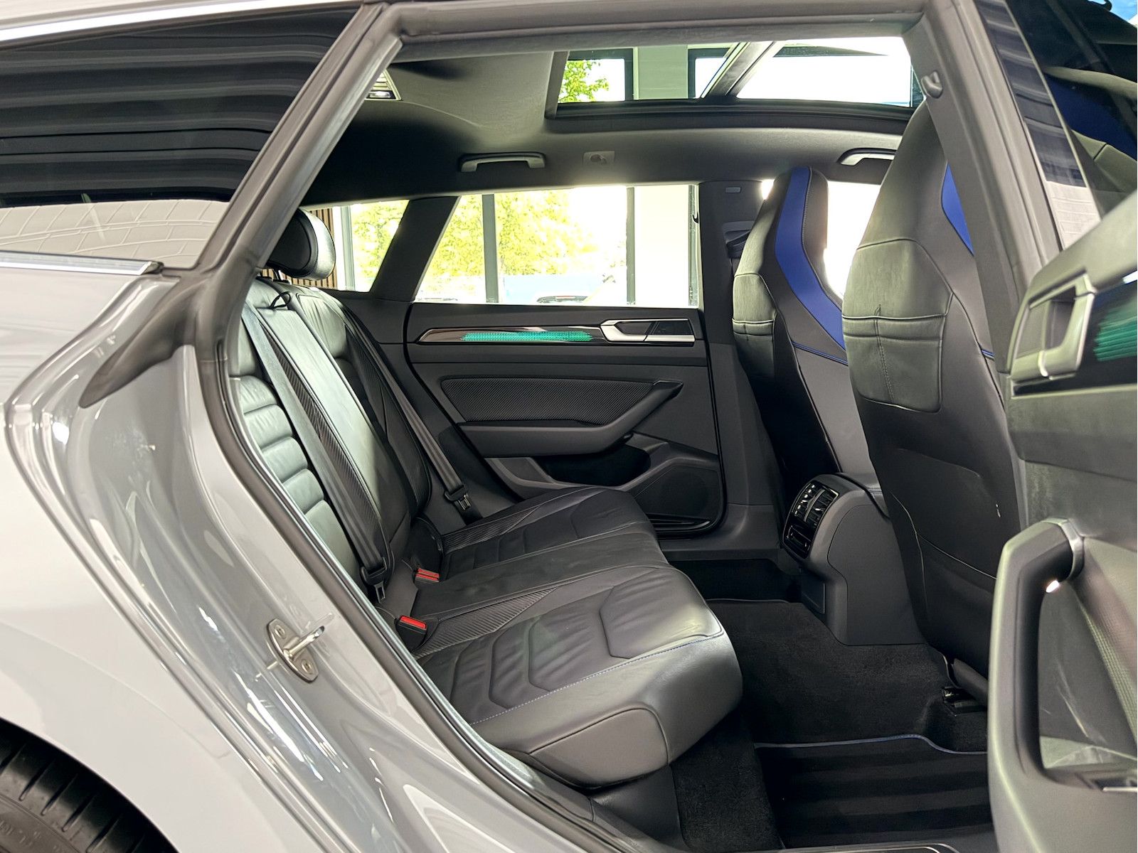 Volkswagen Arteon Shooting Brake R 2.0 TSI IQ Pano HUD AHK foto 8