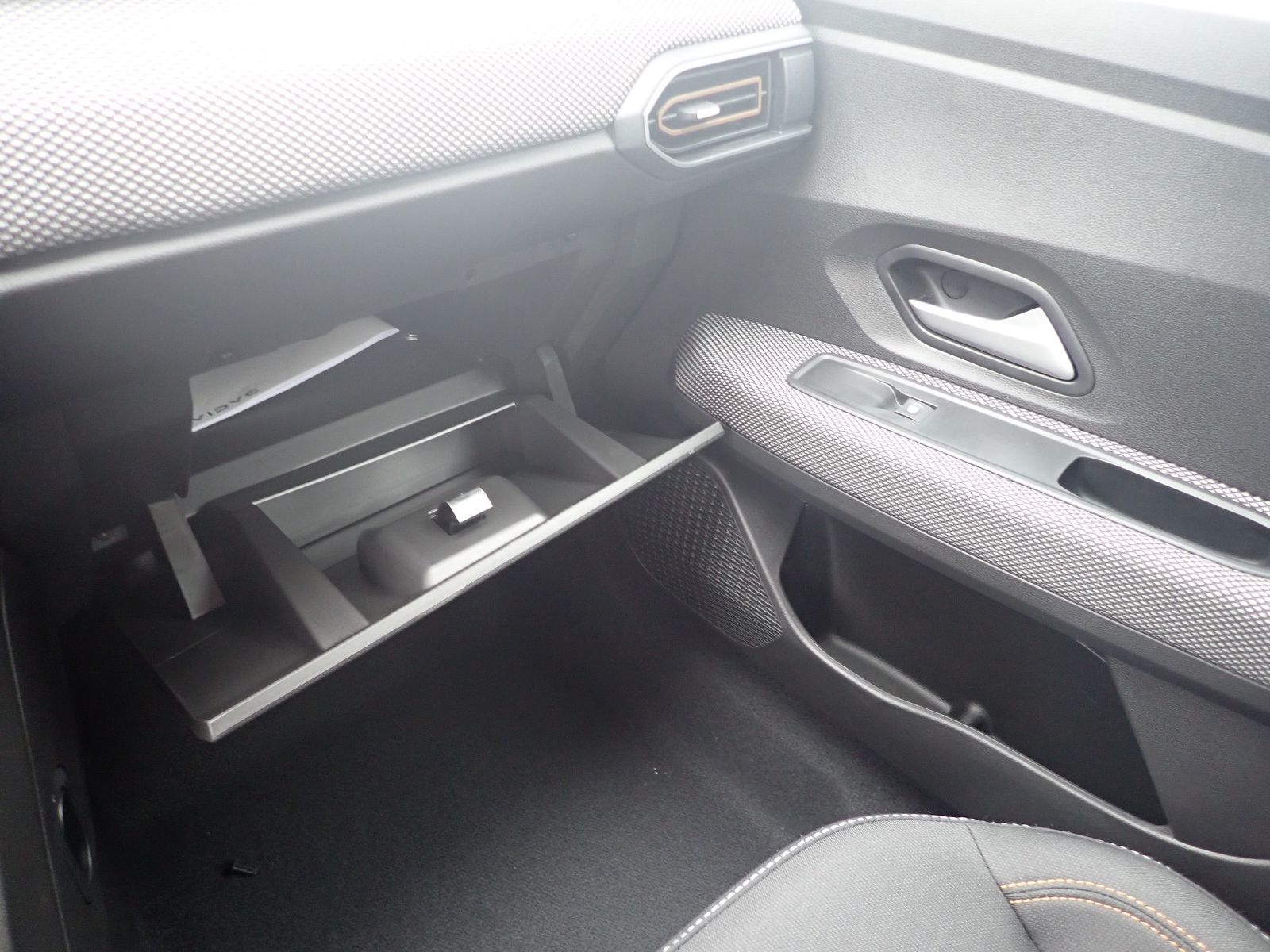 Fahrzeugabbildung Dacia Sandero Stepway Expression TCe 90