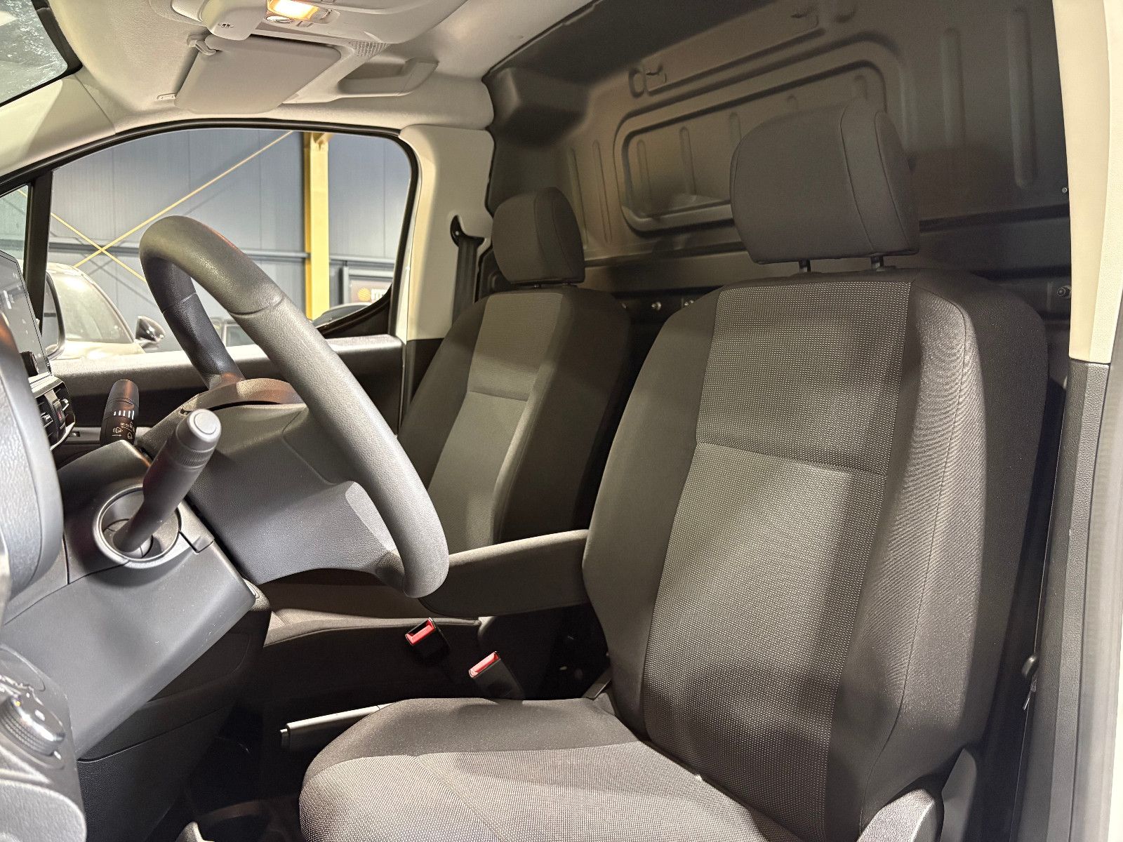 Fahrzeugabbildung Opel Combo E Cargo Edition/2-SITZ/APPLE/AHK/KLIMA