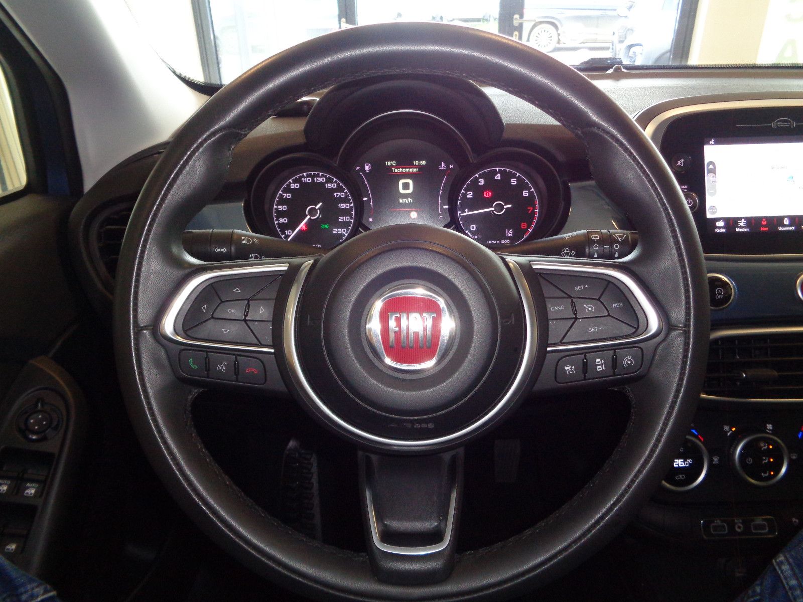 Fahrzeugabbildung Fiat 500X Cross / NAVI / KAMERA / 8-FACH / 1. HAND