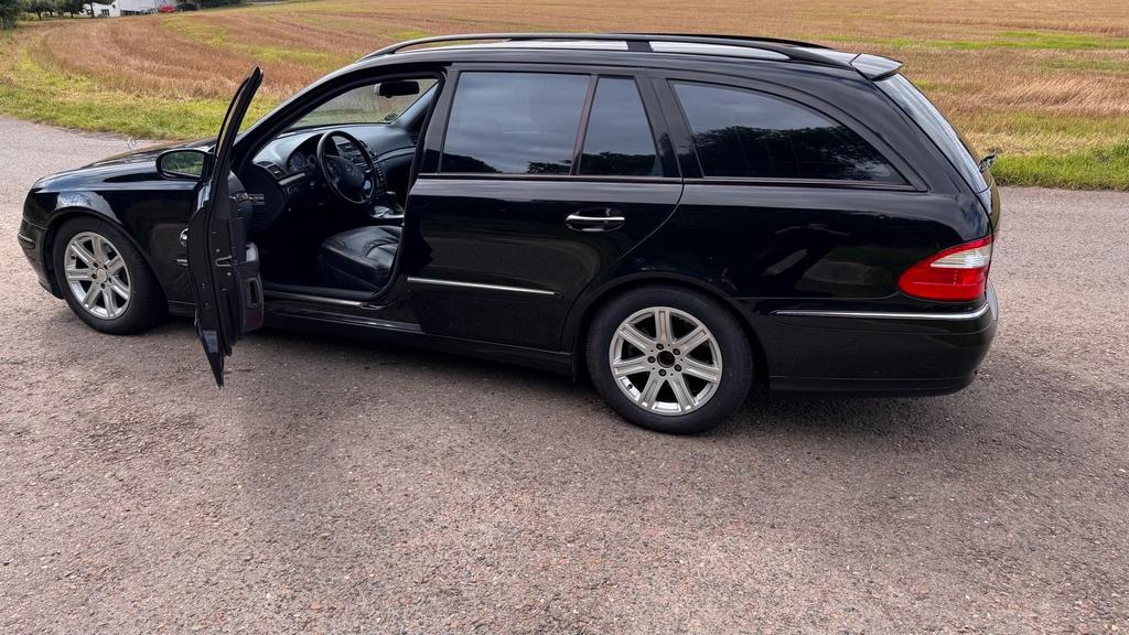 Mercedes-Benz E 320