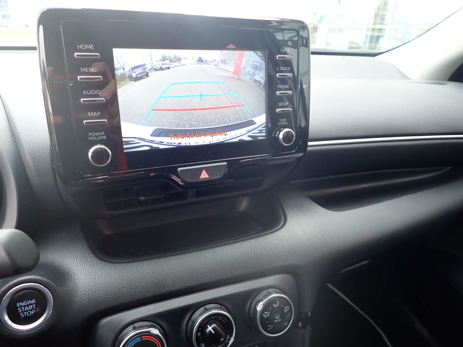 Fahrzeugabbildung Toyota Yaris 1.5 VVT-i 6-G Team, SHZ Deutschland