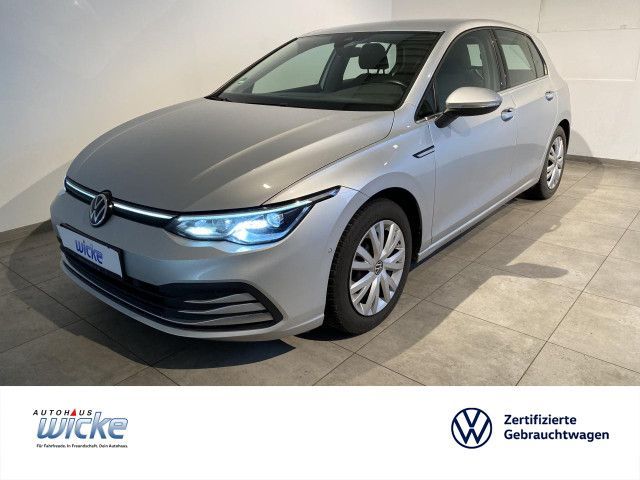 Volkswagen Golf VIII 1.5 eTSI DSG Style NAVI KLIMA LED