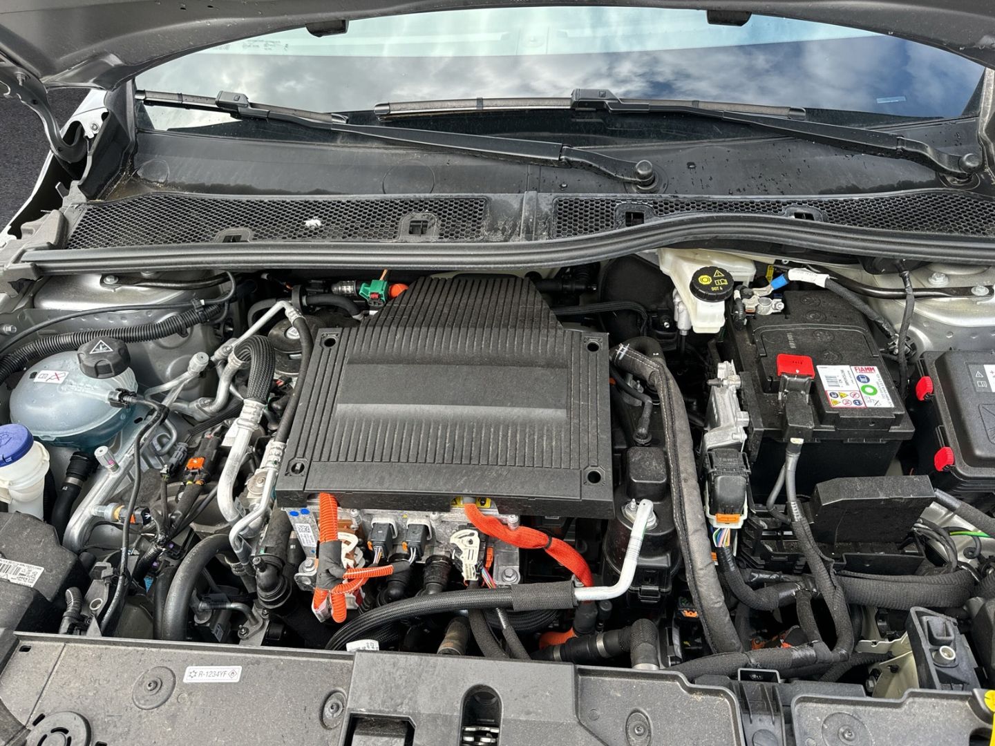 Fahrzeugabbildung Peugeot 208 e- GT Elektromotor 136 *Navi*Kamera*Sitzheiz