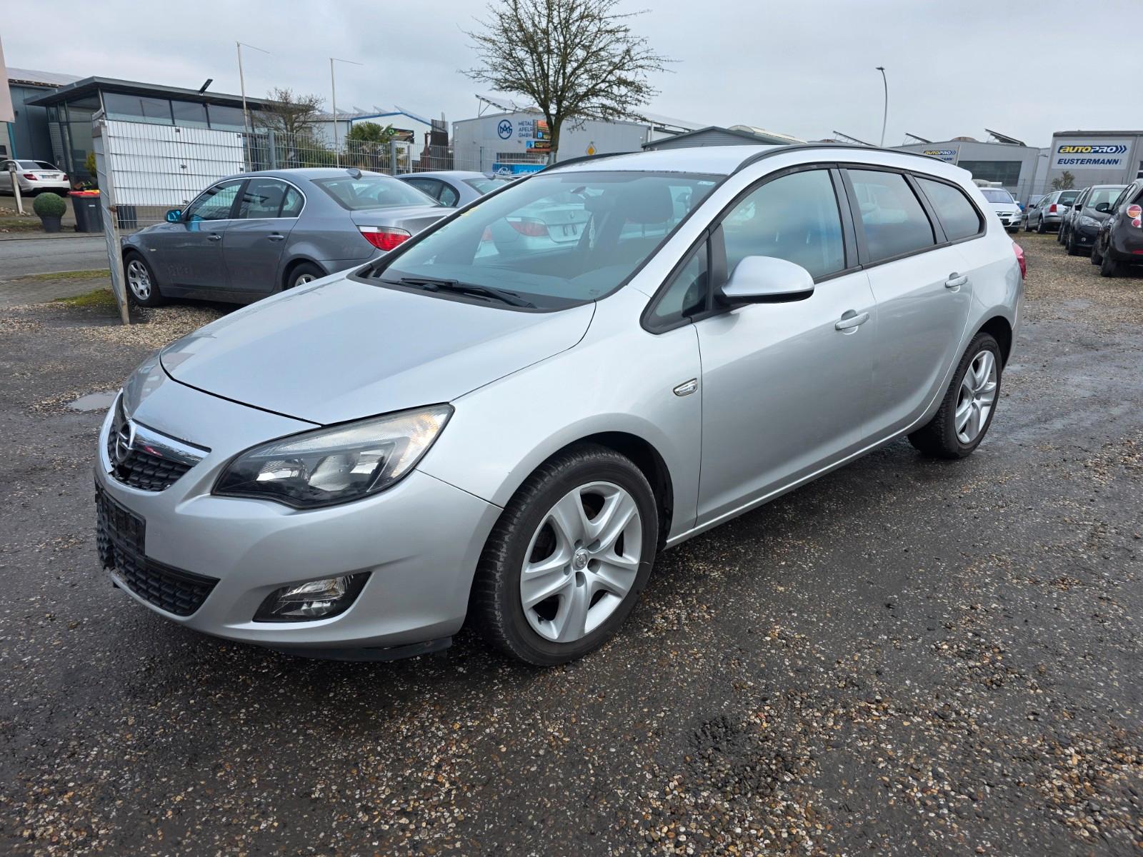 Opel Astra J Sports  EXPORT... verliert Wasser......