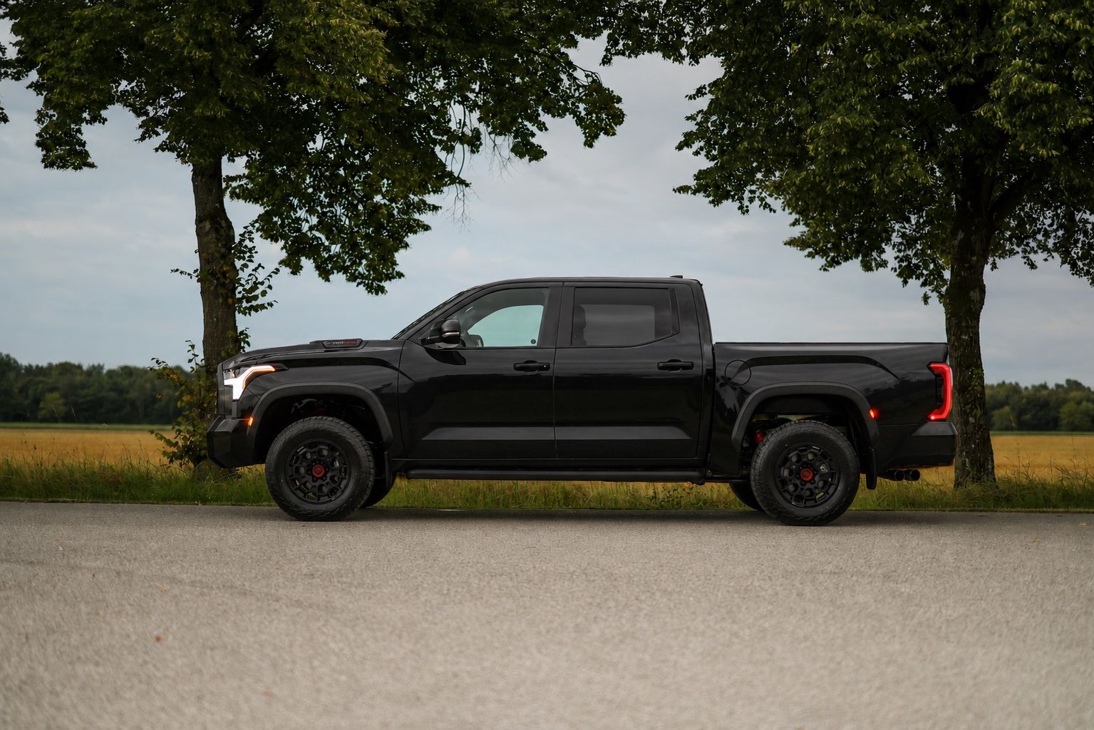 Toyota Tundra Crew Max | TRD Pro imagem 2