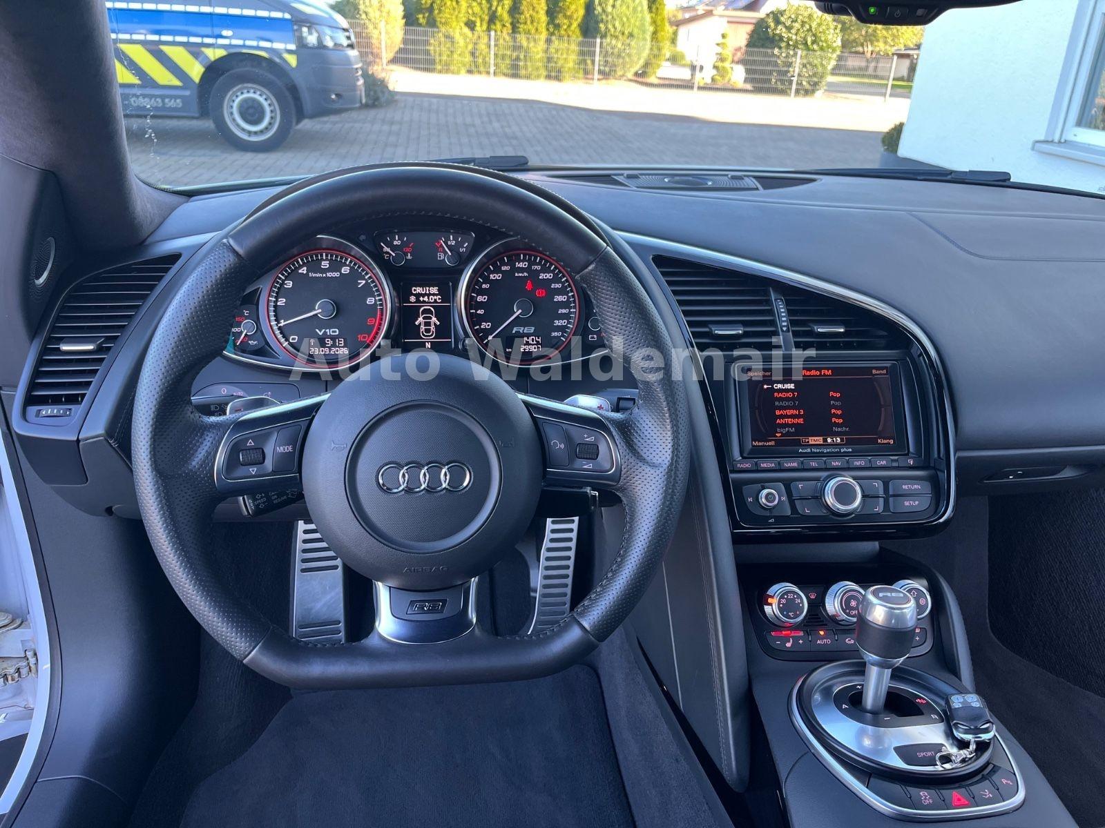 AUDI R8 COUPE 5.2 FSI QUATTRO