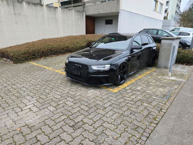 Audi RS4 4.2 V8