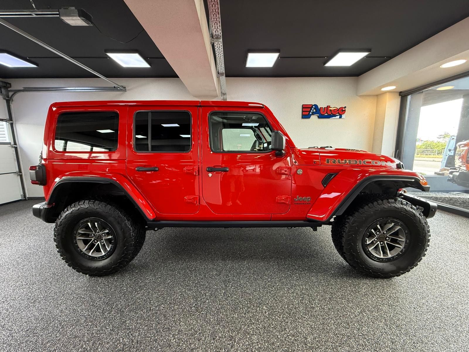 Fahrzeugabbildung Jeep RUBICON 392-6.4L HEMI V8-AHK 3500KG-35"