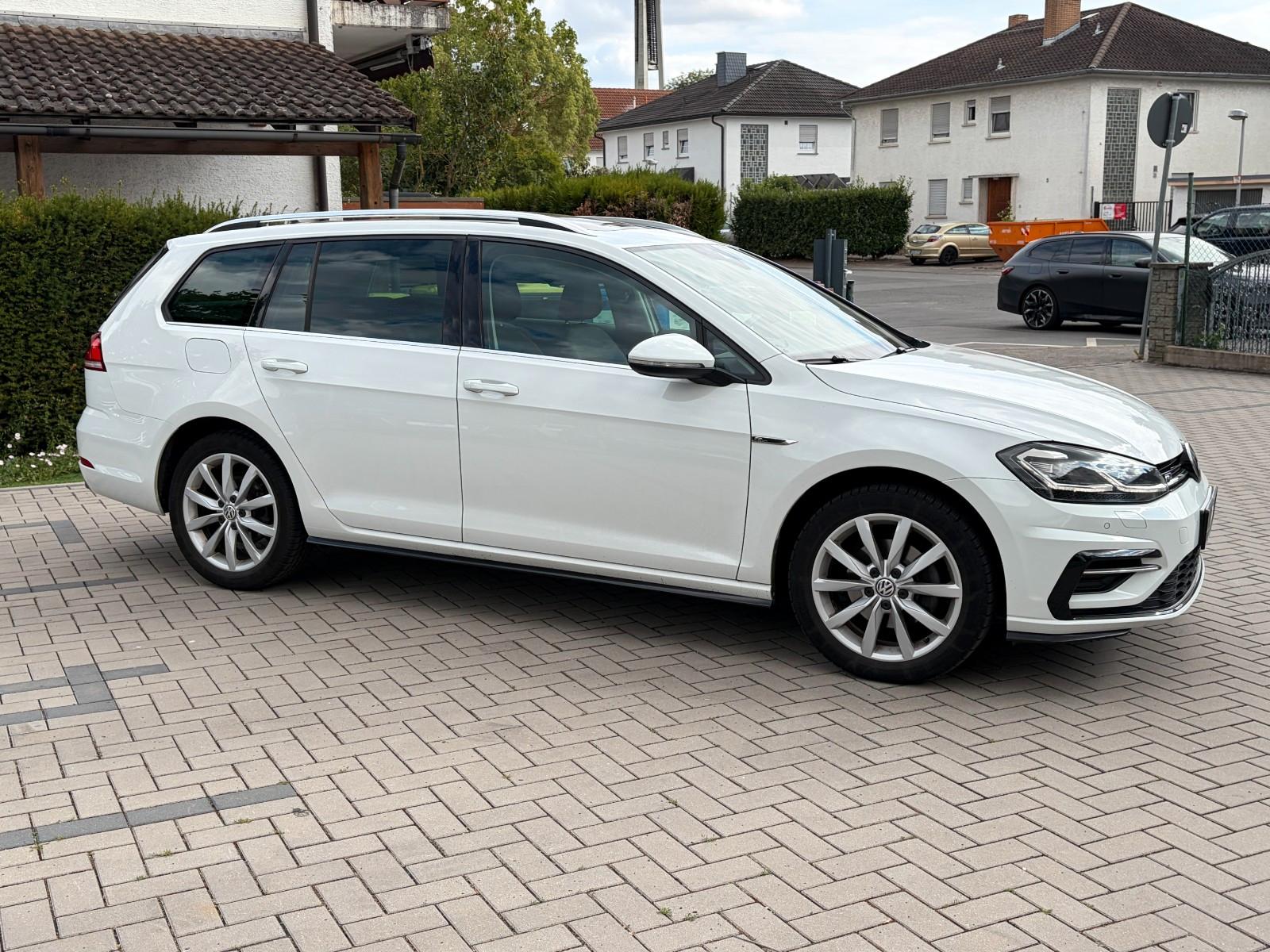 Volkswagen Golf VII Var Highline R Line*Pano*Kamera*ACC