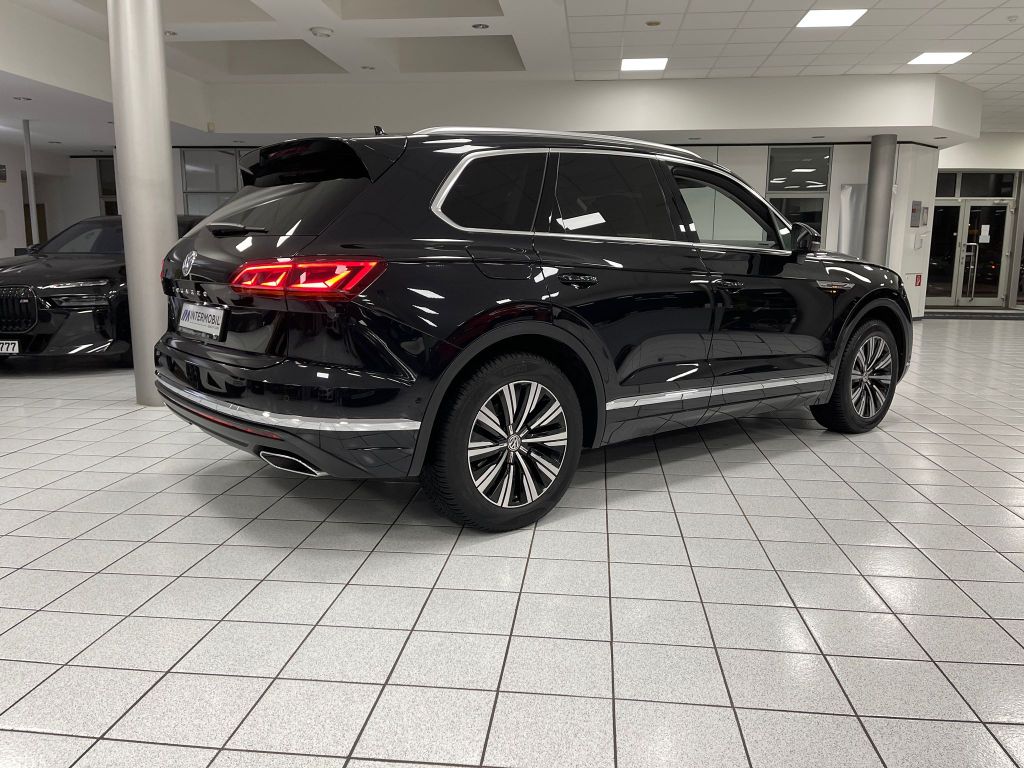 Volkswagen Touareg 3.0 TDI Elegance 4M*Matrix*Pano*Luftfed.