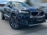 Volvo XC 40 MOMENTUM PRO CARPLAY-H&K-PANORA-KAMERA-LED - Volvo: Schwarz