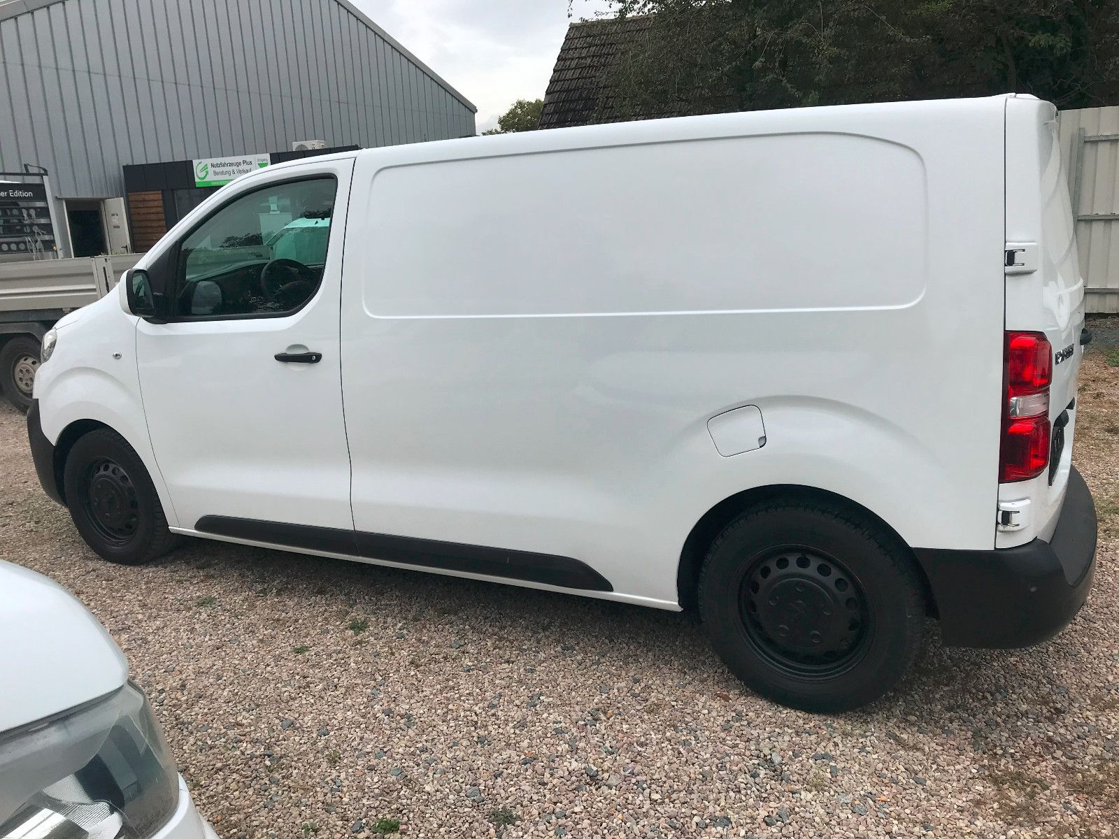 Fahrzeugabbildung Peugeot Expert Kasten Premium L2,Navi,SHZ,PDC,SHg