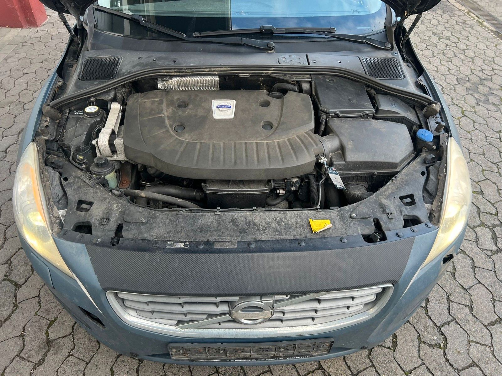 Fahrzeugabbildung Volvo V60 Kombi Momentum T.leder,Navi,Xenon,SH,PDC,AHK