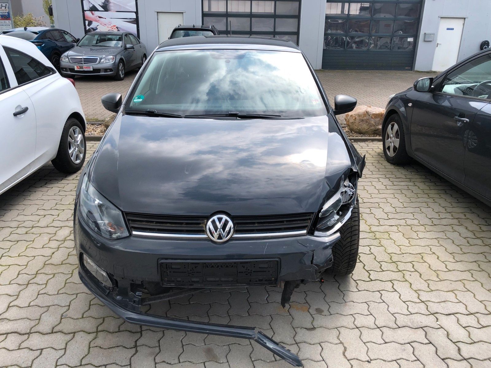Fahrzeugabbildung Volkswagen Polo V Trendline Frontschaden