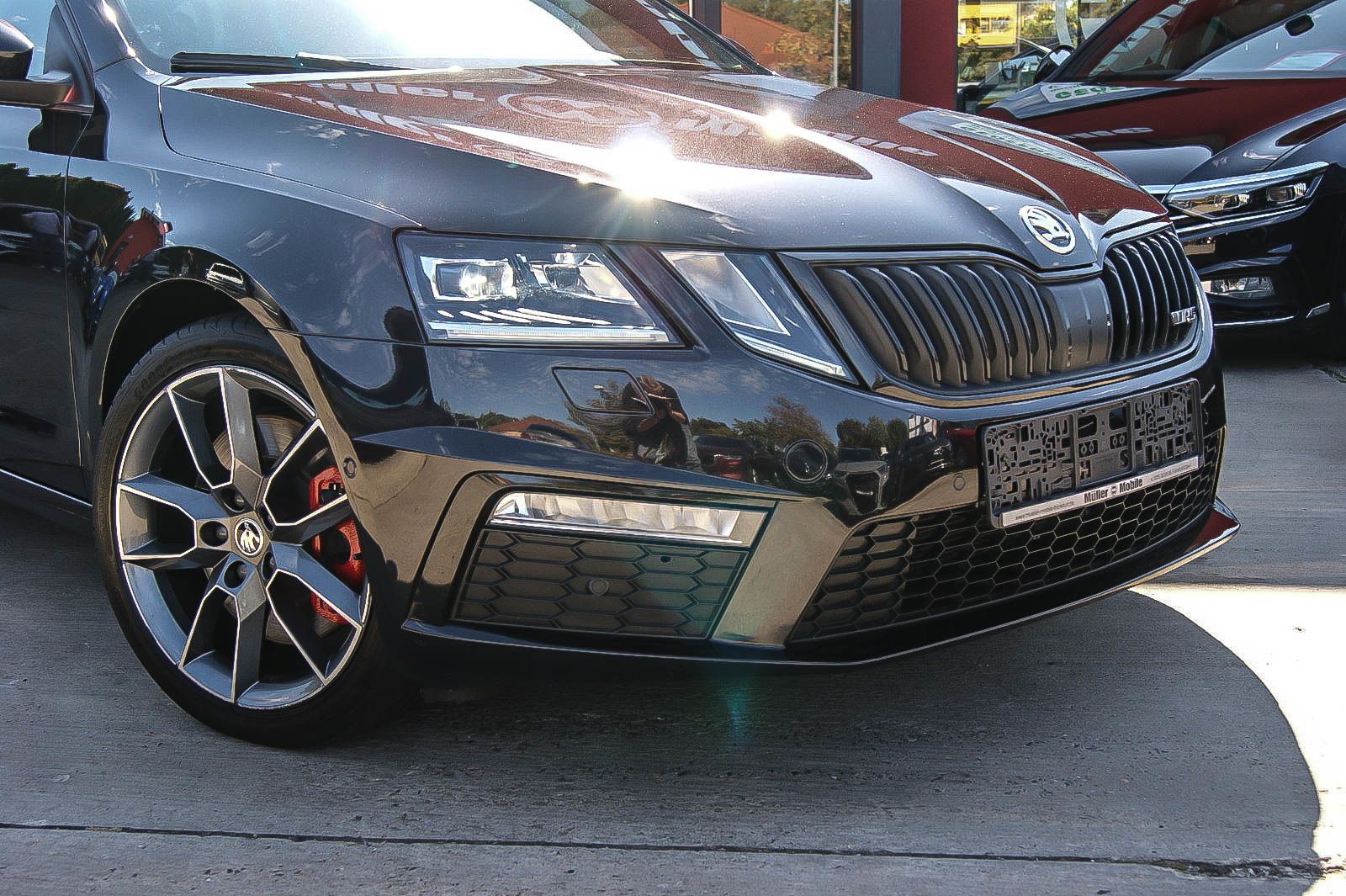 Fahrzeugabbildung SKODA Octavia Combi RS 245 VIRTUAL STANDHEIZUNG ACC DC