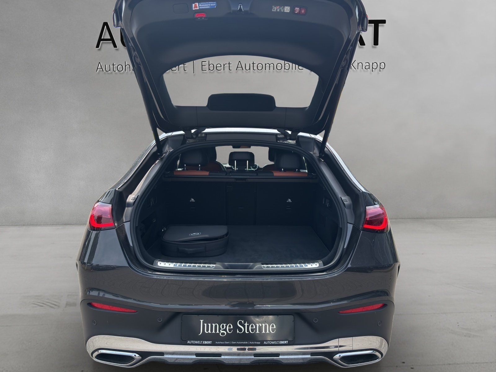 Fahrzeugabbildung Mercedes-Benz GLC400e Cpé AMG Prem DISTR Memo AIRMATIC DC-Lade