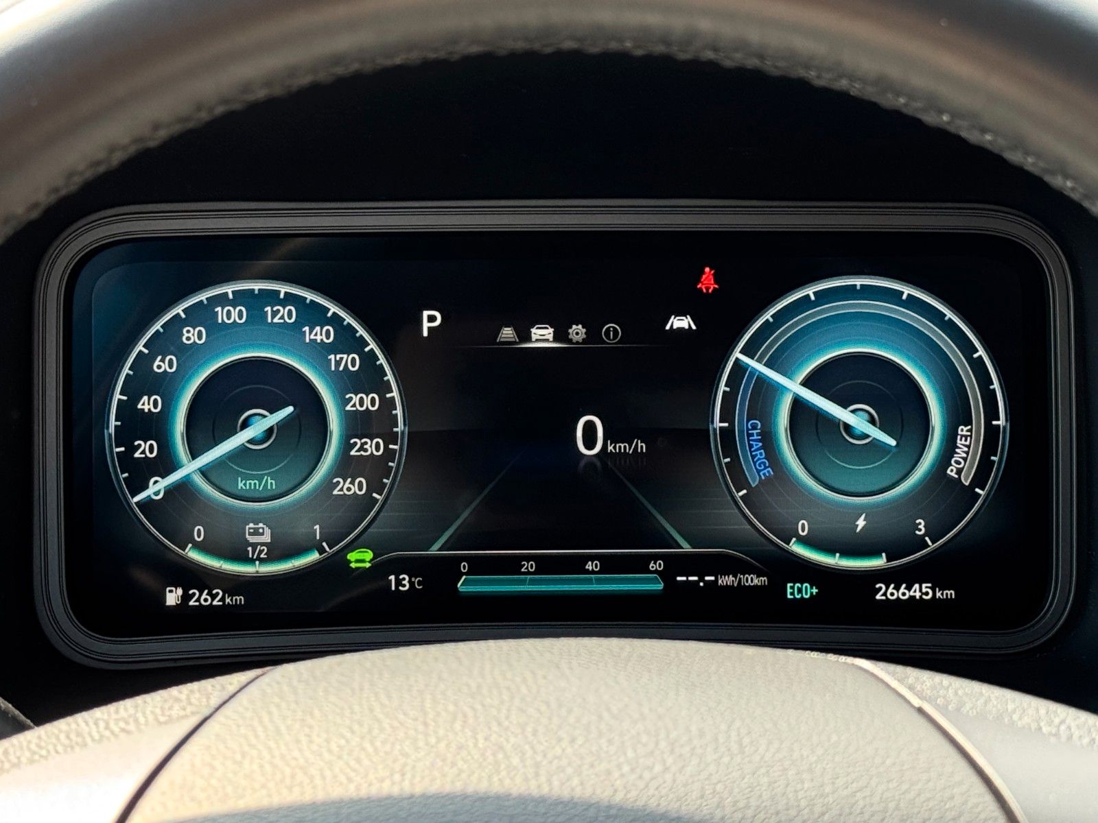 Fahrzeugabbildung Hyundai KONA E Basis 2WD LKAS CAM CarPlay DAB+ 17" 305km