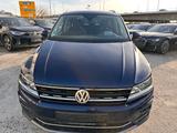 Volkswagen Tiguan Highline BMT 2,0 TDI 4Motion 176kW HeadUp - Volkswagen Tiguan: Blau, Motion