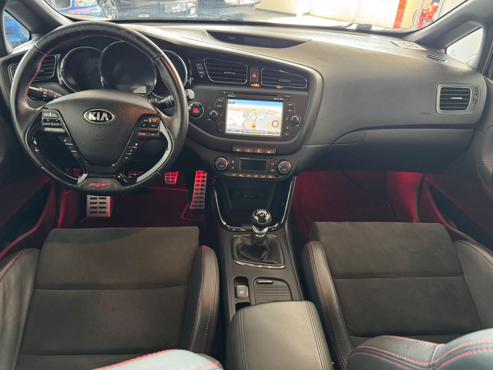 Kia ProCeed GT-Track 1.6 TGDI Voll Pano Navi TÜV NEU
